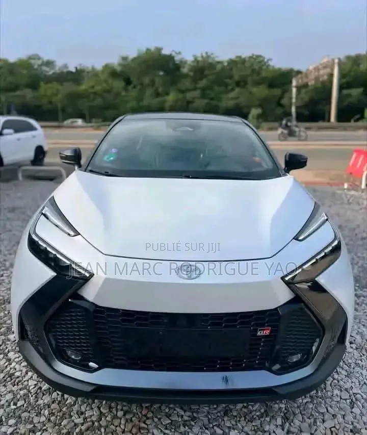 Nouveau Toyota C-HR 2025 Blanc cassé