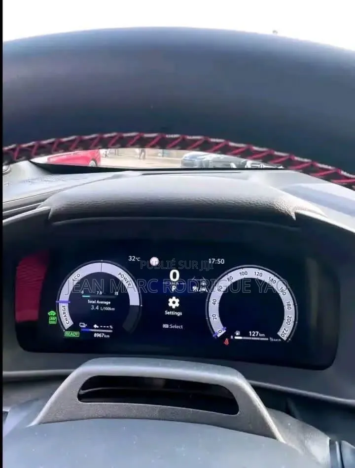 Nouveau Toyota C-HR 2025 Blanc cassé