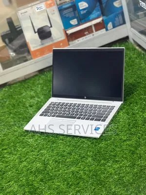 Nouveau HP EliteBook 840 G8 16GB Intel Core i5 SSD 512GB