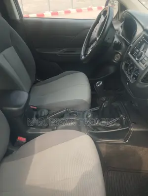 Mitsubishi L200 2021 Noir