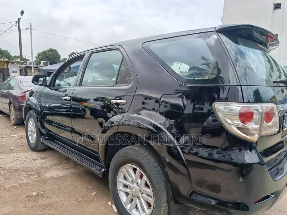 Toyota Fortuner 2013 Noir