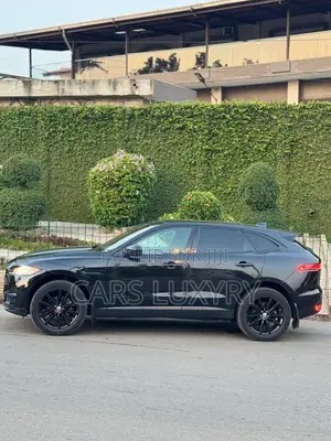 Jaguar F-Pace P400 R-Dynamic S 2021 Noir