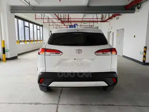 Toyota Corolla Cross XLE 2025 Blanc