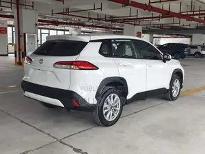 Toyota Corolla Cross XLE 2025 Blanc