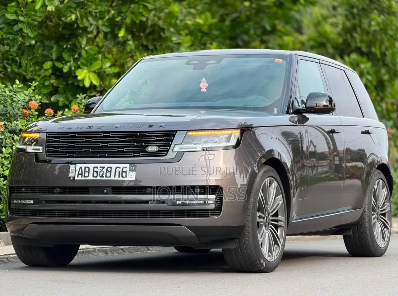 Nouveau Land Rover Range Rover Vogue 2024 Gris
