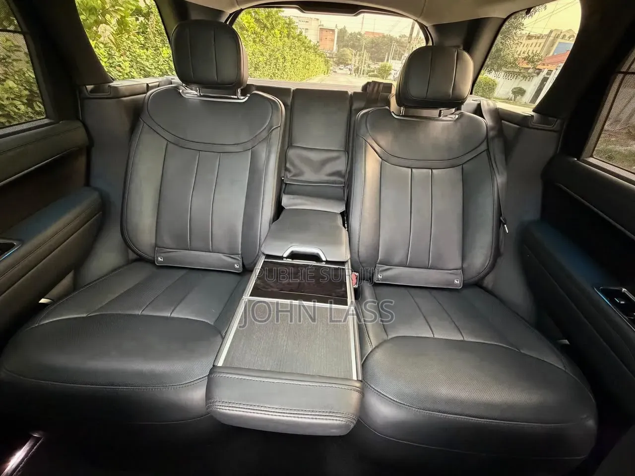 Nouveau Land Rover Range Rover Vogue 2024 Gris