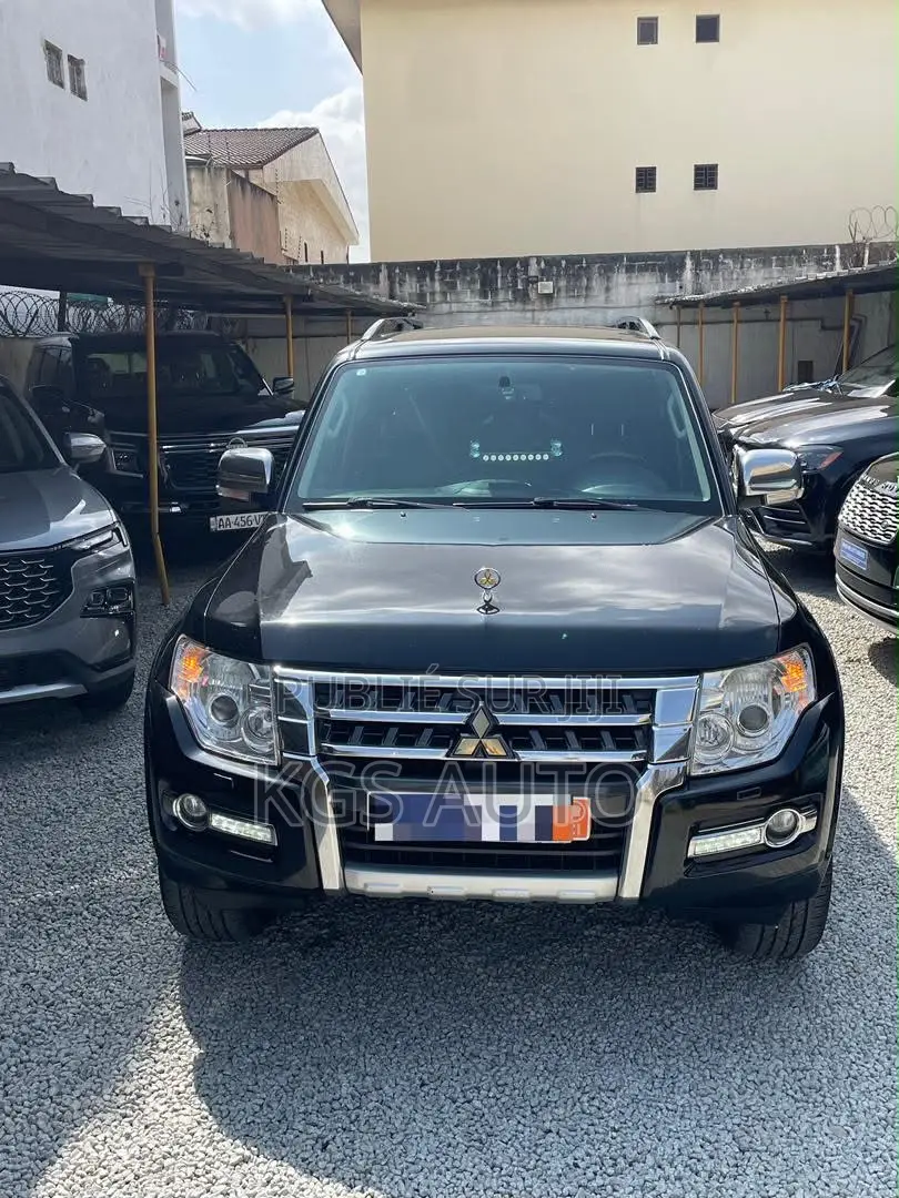 Mitsubishi Pajero 2022 Noir