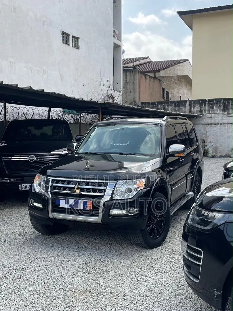 Mitsubishi Pajero 2022 Noir