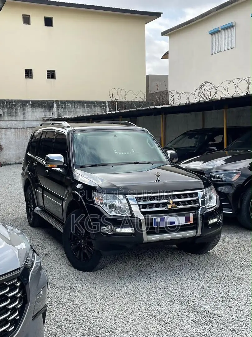 Mitsubishi Pajero 2022 Noir