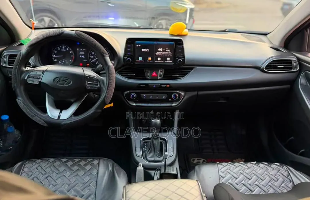 Hyundai Elantra 2019 Noir