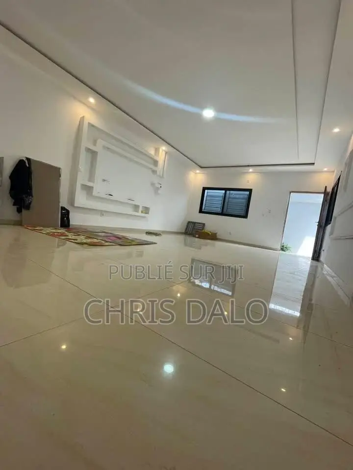 4chbre Duplex dans Roberson, Cocody à Louer