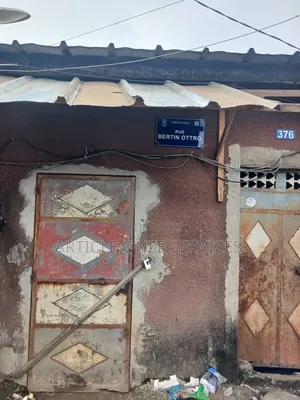 5chbre Maison dans Une Cour, Marcory à Vendre