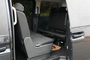 Hyundai Staria 2025 Noir