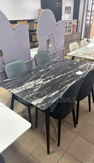 Table À Manger