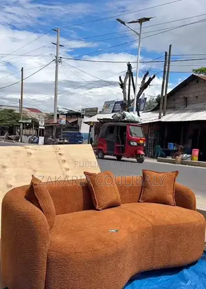 Canapés De Très Bonne Qualité