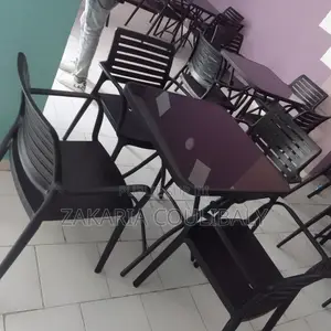Table À Manger
