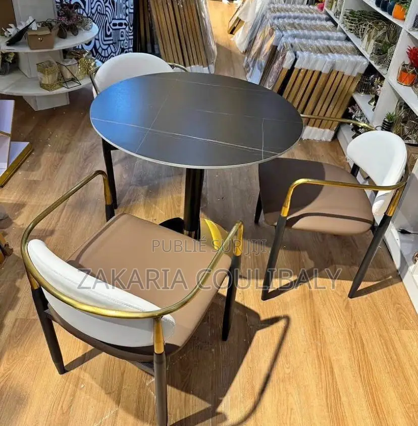 Belle Ensemble De Table À Manger Moderne + (4) Chaises