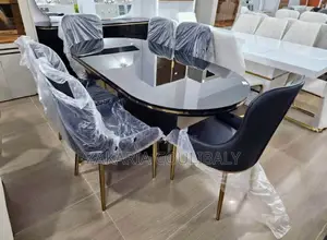 Magnifique Table À Manger Luxueuse Et Solide (6) Chaises Importé