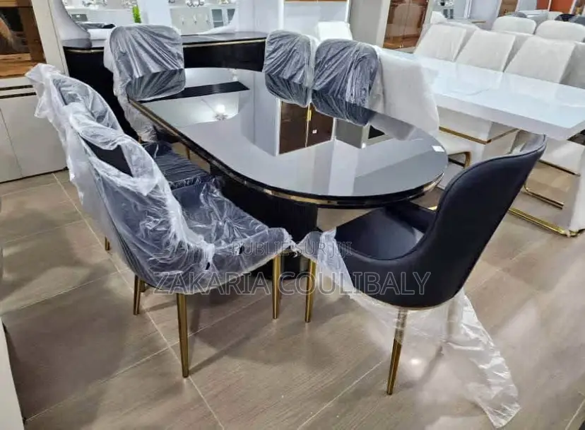 Magnifique Table À Manger Luxueuse Et Solide (6) Chaises Importé