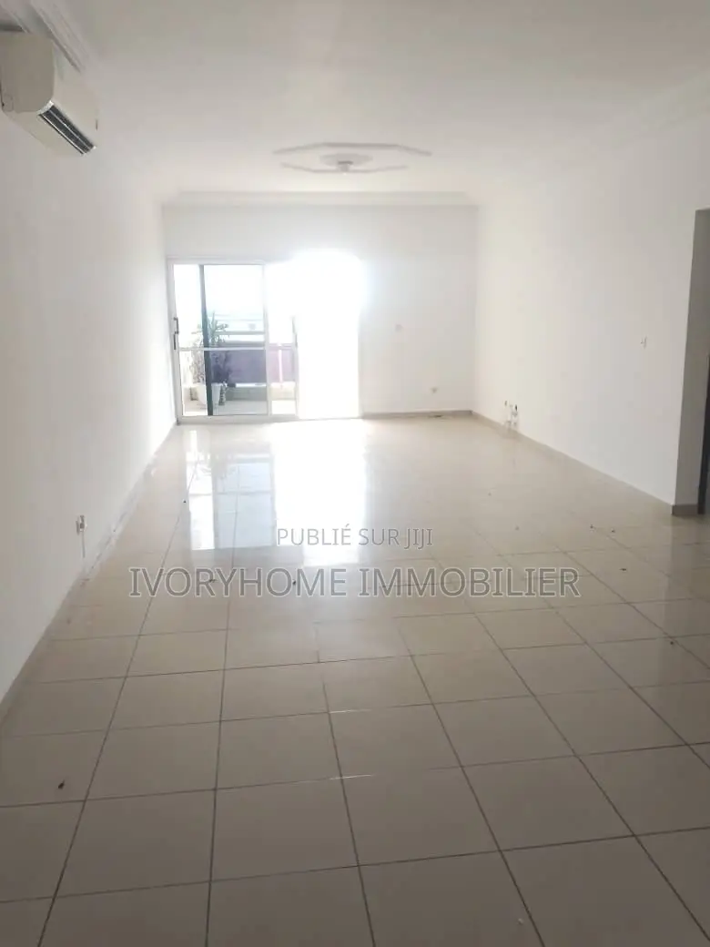 2chbre Appartement dans Cocody à Louer