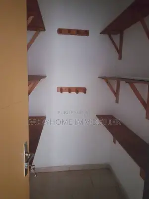2chbre Appartement dans Cocody à Louer