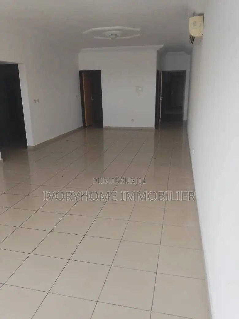 2chbre Appartement dans Cocody à Louer