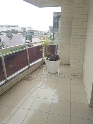 2chbre Appartement dans Cocody à Louer