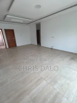 3chbre Appartement dans Sang Immobilier, Cocody à Louer