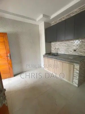 3chbre Appartement dans Sang Immobilier, Cocody à Louer