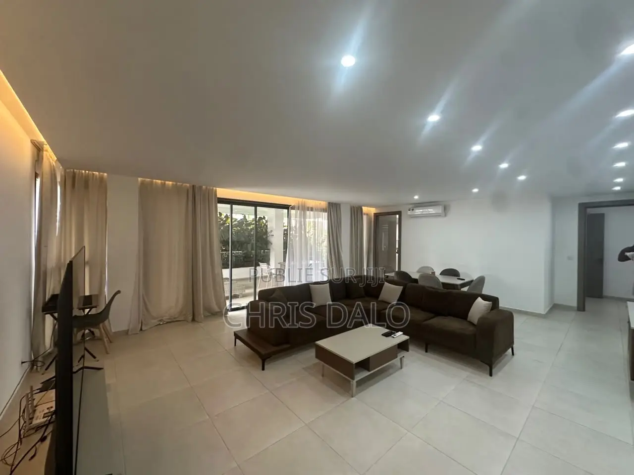 2chbre Appartement dans Deux Plateaux à Louer