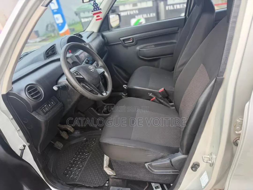 Suzuki S-Presso 2024 Gris