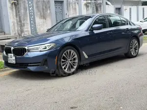 BMW 530i 2022 Bleu