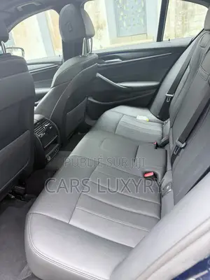 BMW 530i 2022 Bleu
