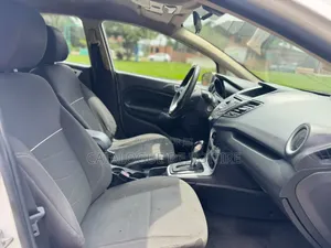 Ford Fiesta 2015 Blanc