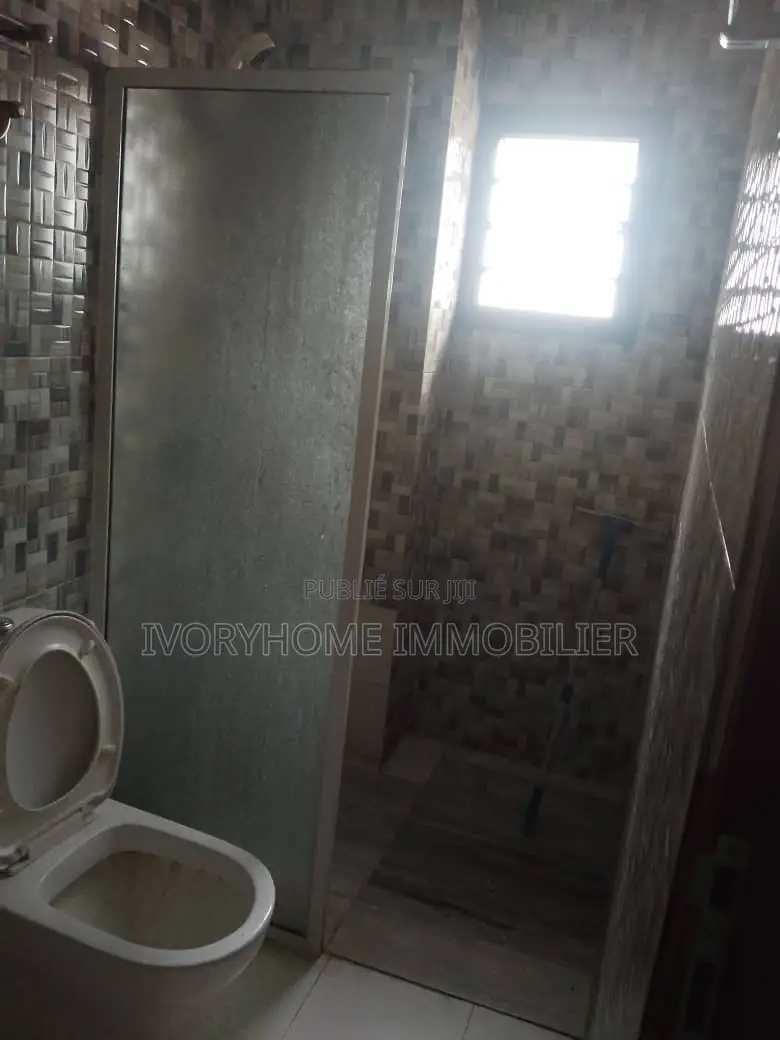 2chbre Appartement dans Cocody à Louer