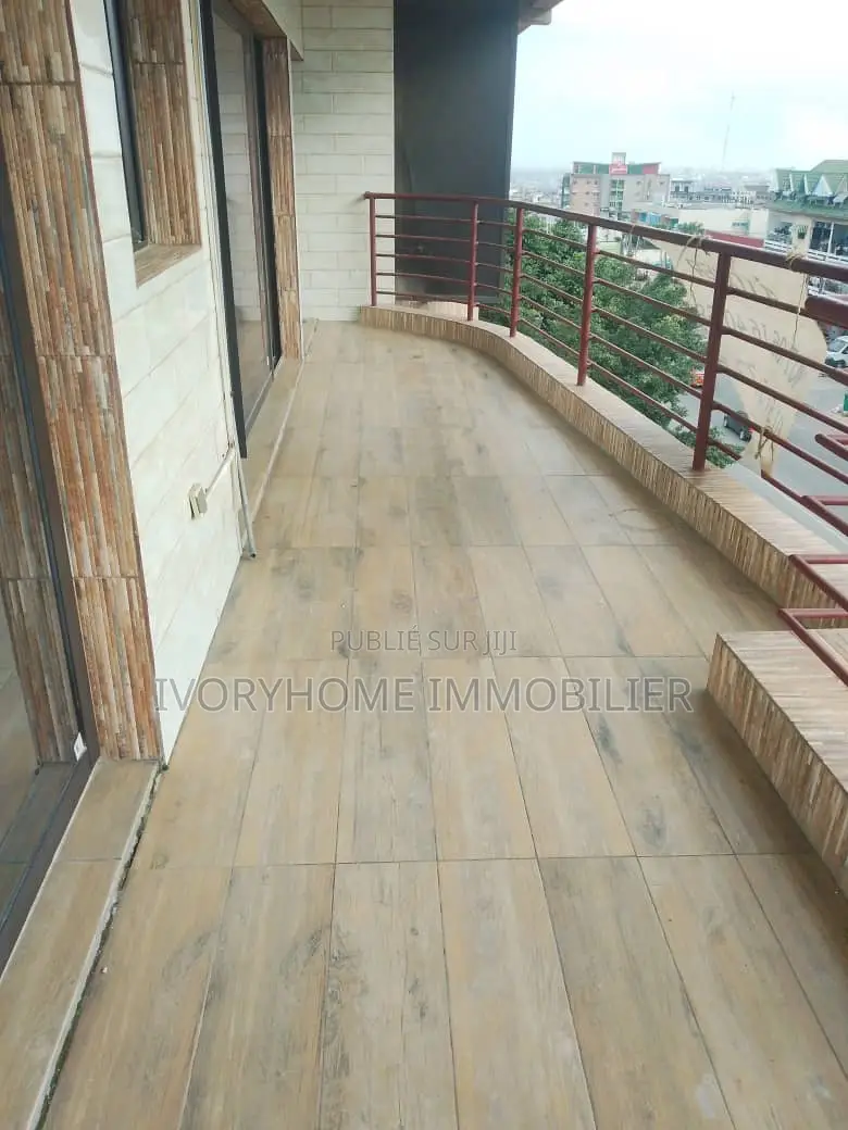 2chbre Appartement dans Cocody à Louer