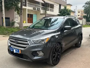 Ford Escape SE FWD 2018 Gris
