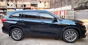 Toyota Highlander 2024 Noir