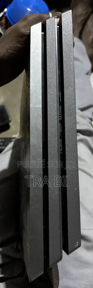 Ps4 Pro Non Craque 1tera État Propre