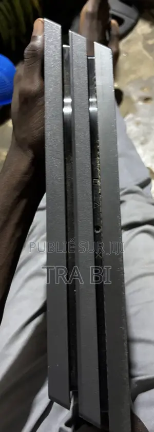 Ps4 Pro Non Craque 1tera État Propre
