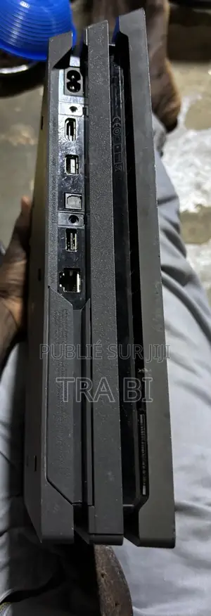 Ps4 Pro Non Craque 1tera État Propre