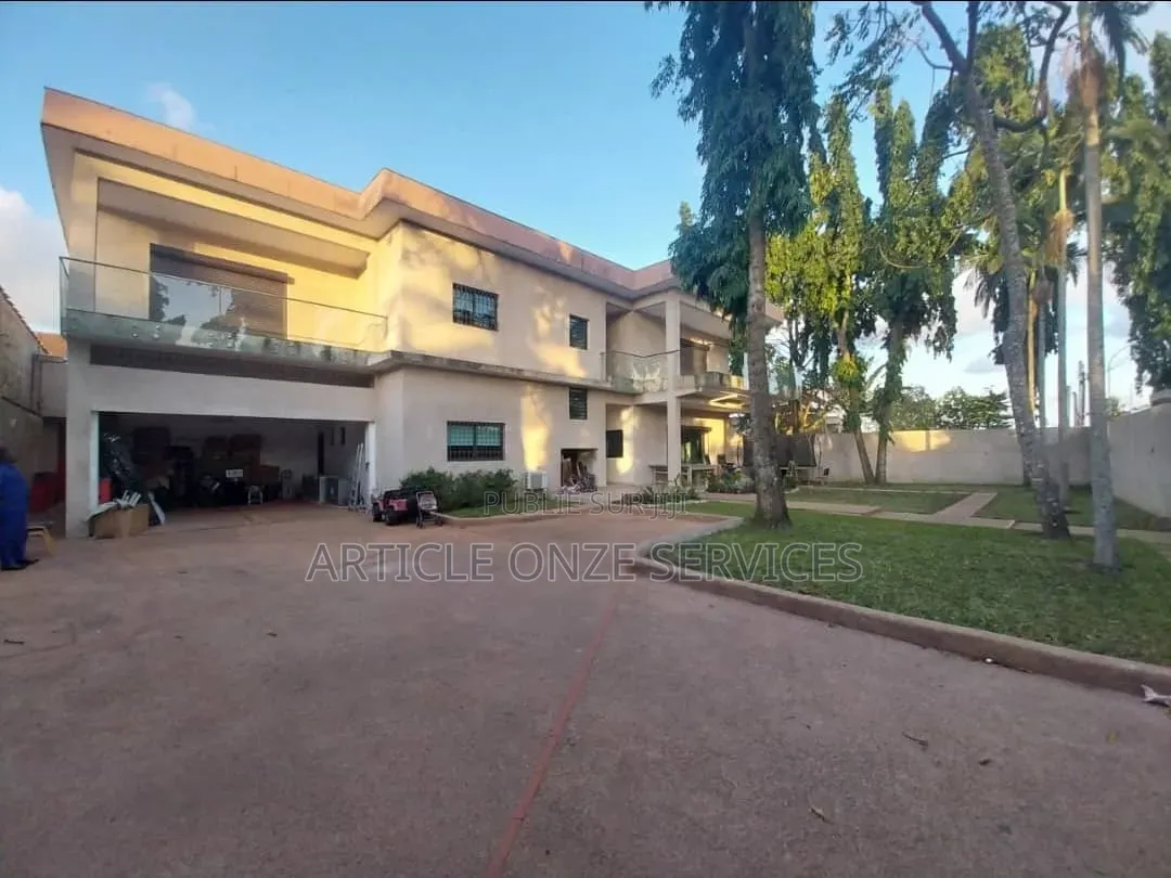 8chbre Duplex dans Villa Duplex, Cocody à Vendre