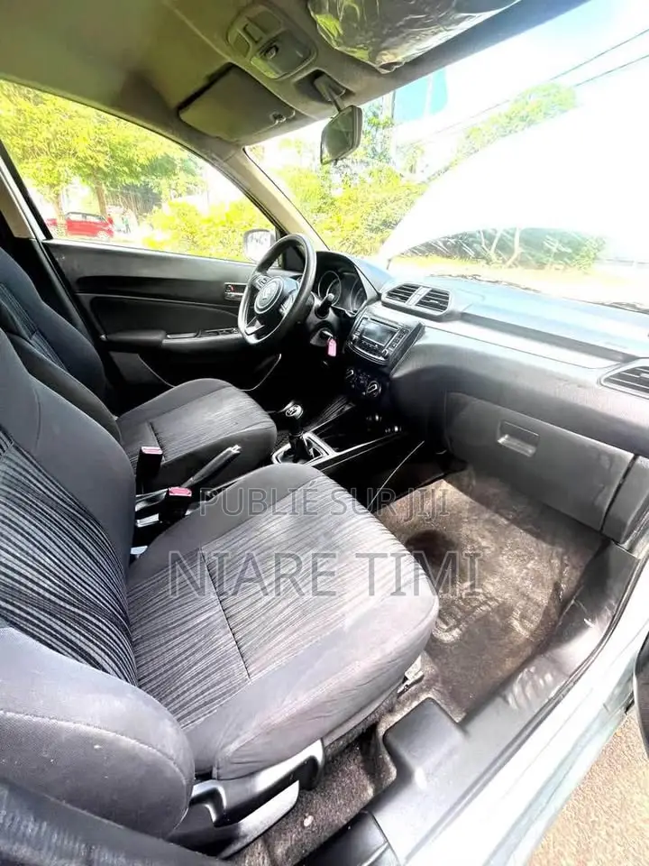 Suzuki Dzire 2024 Gris