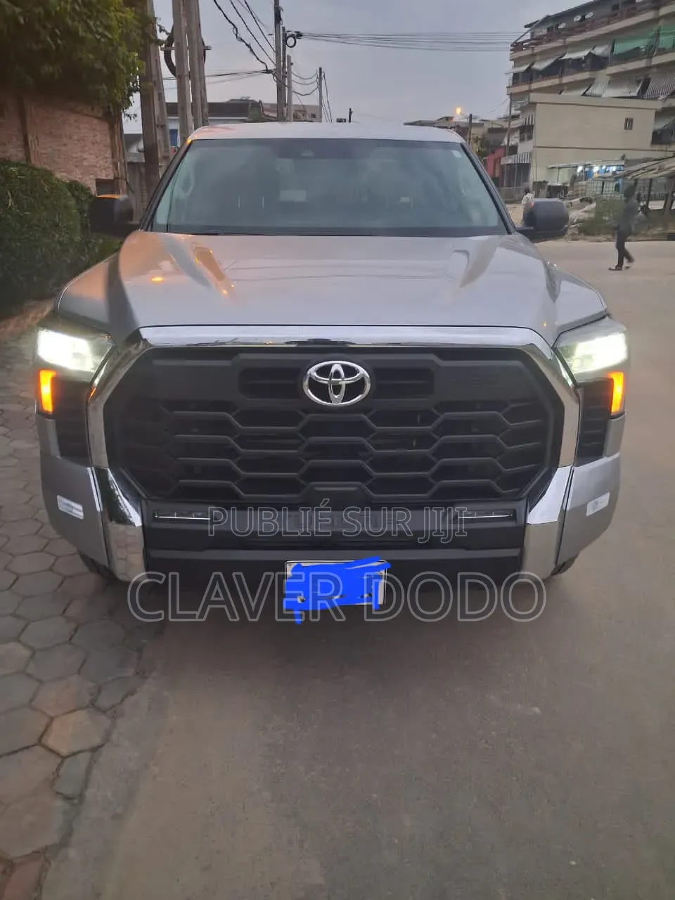 Nouveau Toyota Tundra 2026 Gris