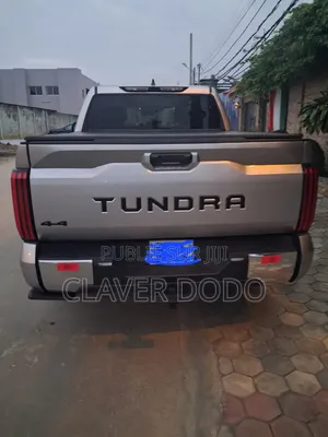 Nouveau Toyota Tundra 2026 Gris
