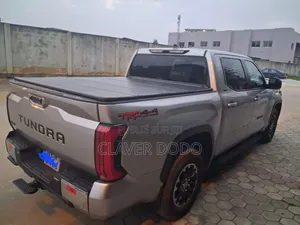 Nouveau Toyota Tundra 2026 Gris