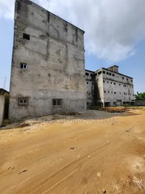 20chbre Blocs d'appartements dans Beraka Corporation, Songon à Vendre