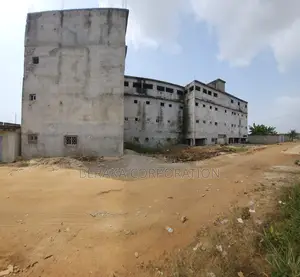 20chbre Blocs d'appartements dans Beraka Corporation, Songon à Vendre