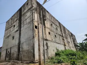 20chbre Blocs d'appartements dans Beraka Corporation, Songon à Vendre