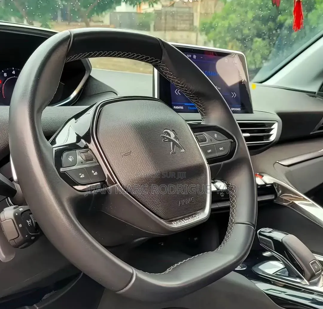Nouveau Peugeot 3008 2025 Blanc cassé